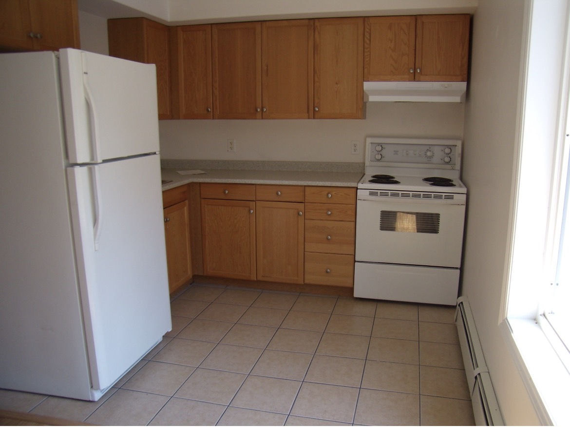 118 St Ninian St. Unit 16